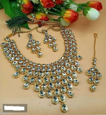 White jewellery 1