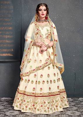  cream embroidered wedding lehenga set choli with dupatta with dupatta 1