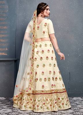  cream embroidered wedding lehenga set choli with dupatta with dupatta 2
