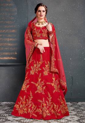 red embroidered wedding lehenga set choli with dupatta with dupatta 1