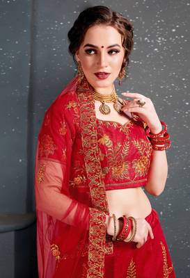 red embroidered wedding lehenga set choli with dupatta with dupatta 5