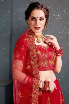 red embroidered wedding lehenga set choli with dupatta with dupatta