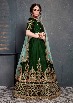 gleaming green taffeta silk wedding lehenga set choli with dupatta with dupatta 4