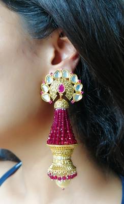 Gold earrings 1