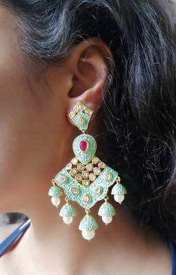 Gold earrings 1
