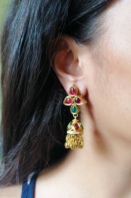 Gold earrings 1