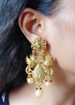 Gold earrings 1