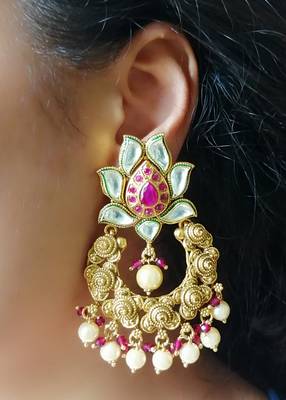 Gold earrings 1