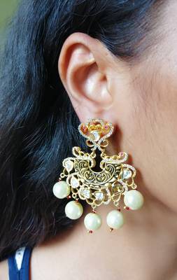 Gold earrings 1