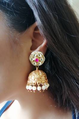 Gold earrings 1