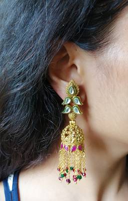 Gold earrings 1