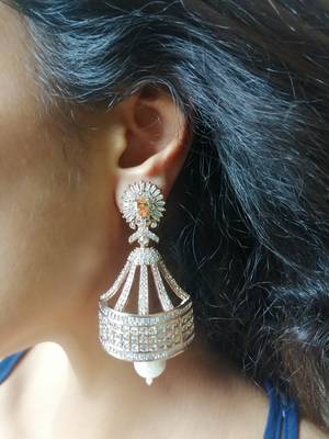 Gold earrings 1