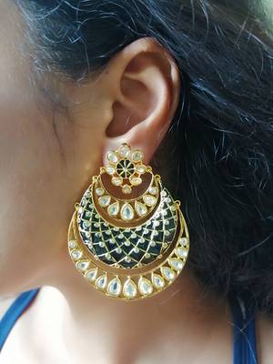 Gold earrings 1
