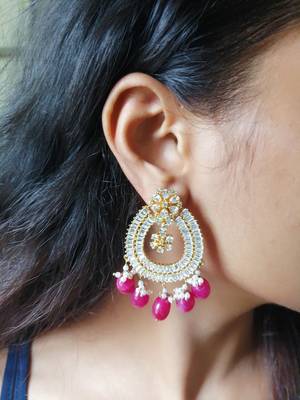 Gold earrings 1