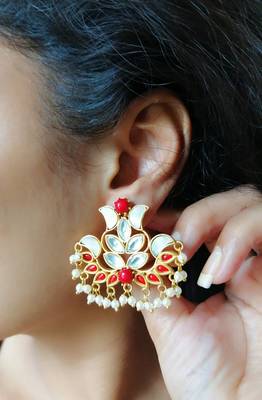 Gold earrings 1