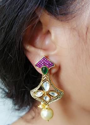 Gold earrings 1