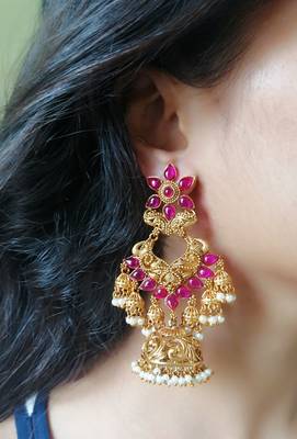 Gold earrings 1
