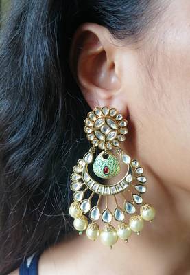 Gold earrings 1