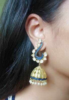 Gold earrings 1