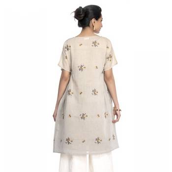 Women's Cream Chanderi Boat Neck A-line Kurti 2