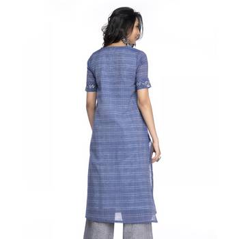 Women's Blue Chanderi Checks Printed Knee Length Kurti 2