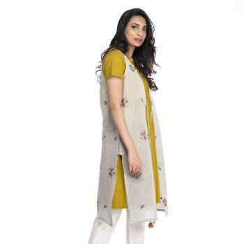 Women's Yellow Chanderi Half Sleeved A-line Kurti 3