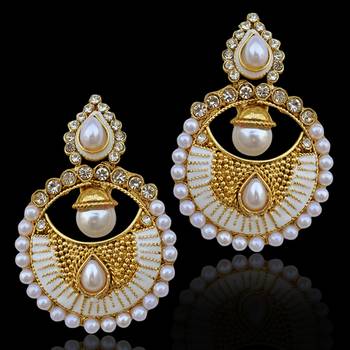 Bollywood INDIA traditional ethnic pearl polki earring with delicate golden designs 1