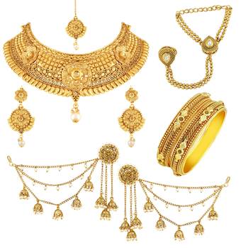 Traditional Gold Plated Choker Neckalace Sets With Mangtikka Hathphool Bangle & Earring Combo For Women 1