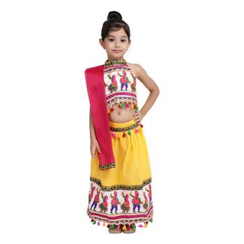 Yellow White Dandiya Border Plain Chaniya Choli 1