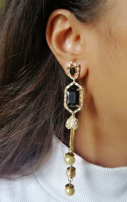 Gold earrings 1