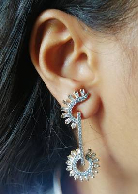 Gold earrings 1