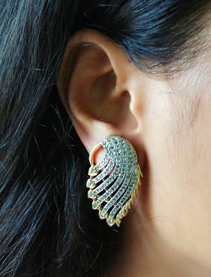 Gold earrings 1