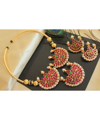 Beautiful Kemp Green Moon Designer Necklace Set 1