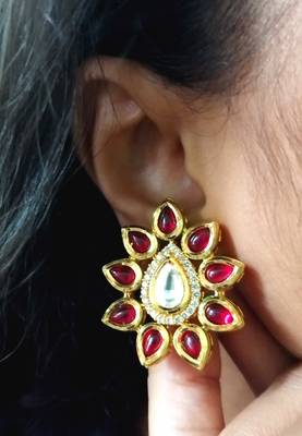 Gold earrings 1