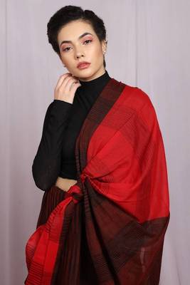 red woven Ikat Saree With Blouse 3