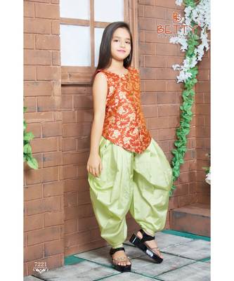 green woven polyester stitched kids girl gowns 1