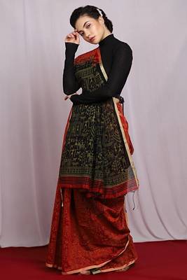 red Egyptian Print Handloom Saree with blouse 2