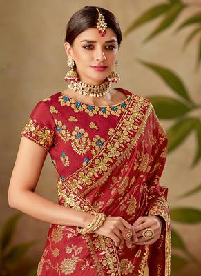 Crimson embroidered silk blend saree with blouse 2