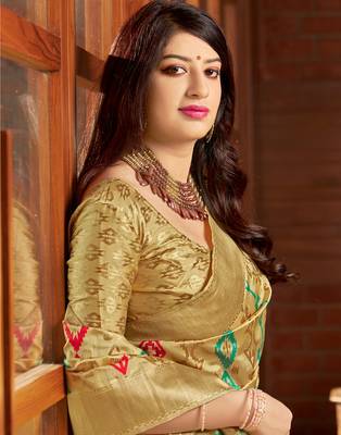 Cream woven banarasi silk saree with blouse 2