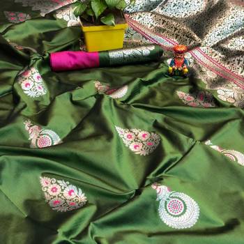 Dark green woven art silk saree with blouse 3