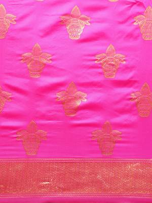 Pink woven art silk saree with blouse 4