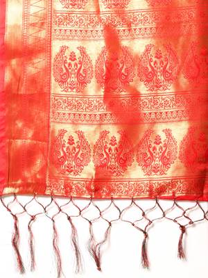 Green woven art silk saree with blouse 3