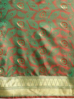 Green woven art silk saree with blouse 4