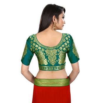 Red plain georgette saree with blouse 5