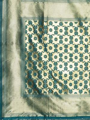 green woven art silk saree with blouse 3