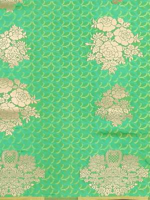 green woven art silk saree with blouse 4