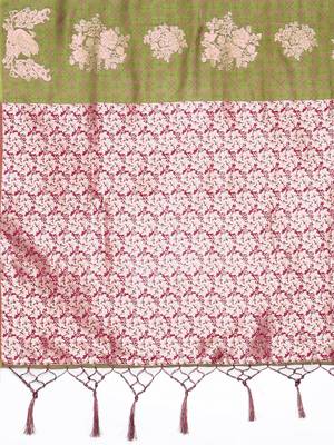 green woven art silk saree with blouse 3