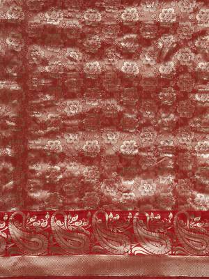 Red woven art silk saree with blouse 4