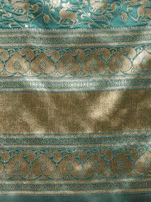 green woven art silk saree with blouse 4