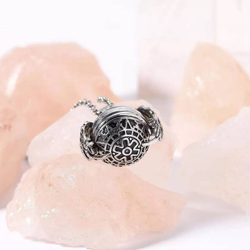 Expanding Angel Wings Photo Souvenier Silver Plated Locket Pendant Necklace Chain for Men